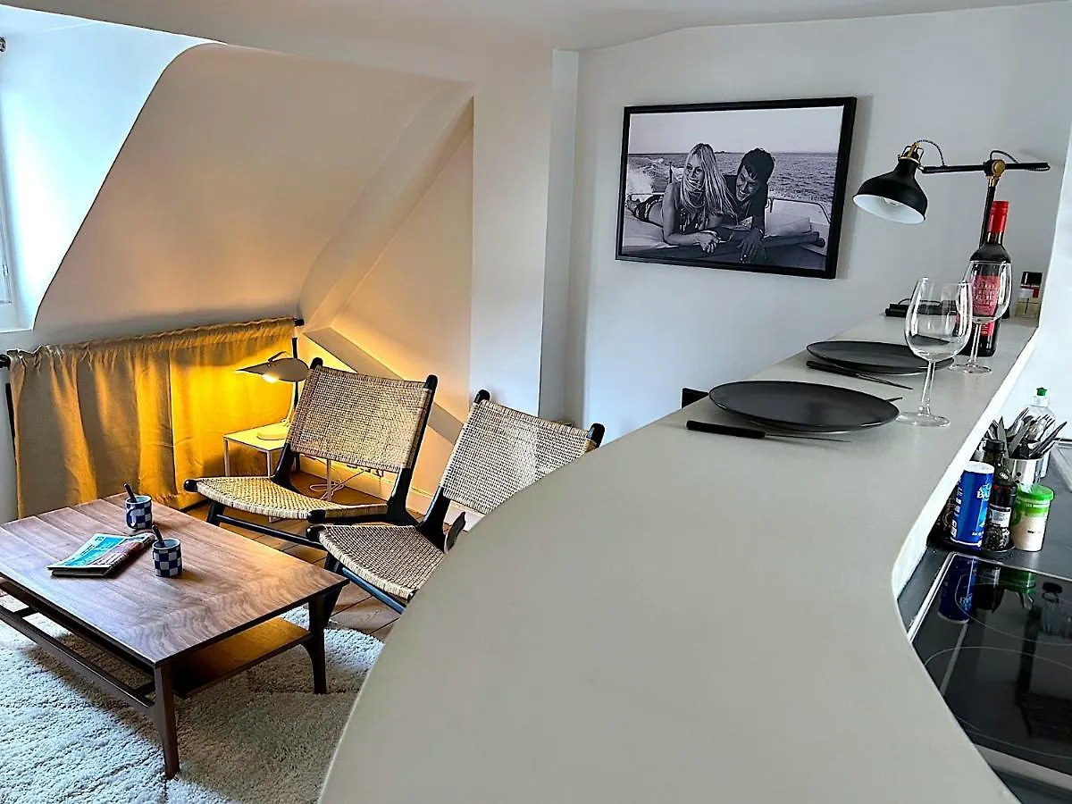 Le Penthouse Picardie Paris Apartment